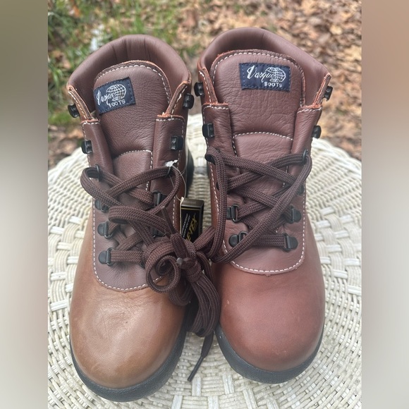 Vasque boots. Vasque Sundowner GTX boots. Size 8.5. Backpacking boots. Hike work - Picture 3 of 13